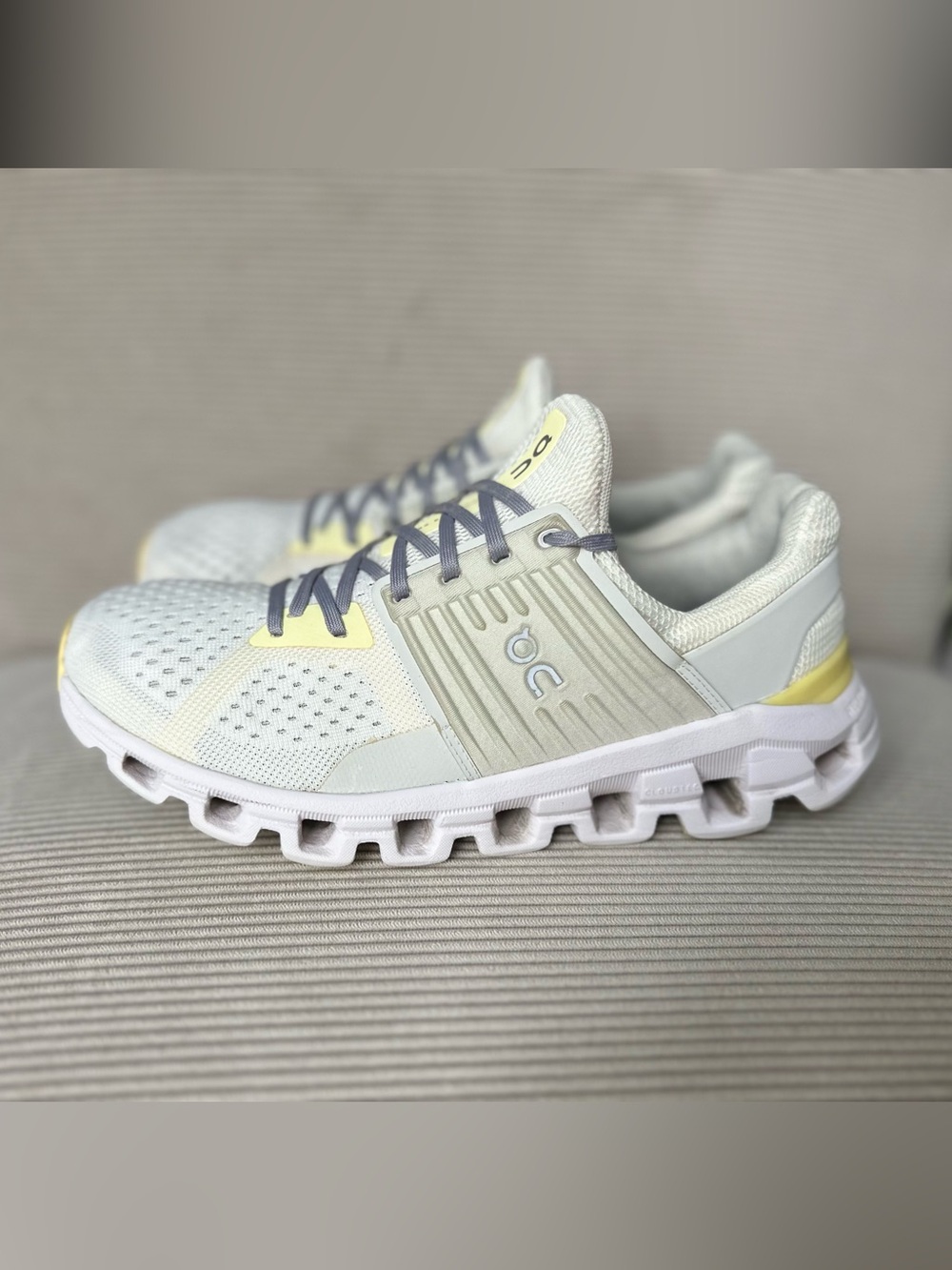 On Running Cloudswift 2.0 women's running sneakers “White/Limelight" size 8.5 - Picture 3 of 10